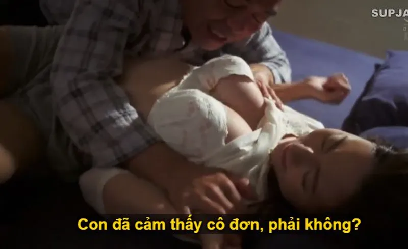 Nhìn con trai mải mê lao đầu vào việc khiến bạn gái nó cô quạnh, bố chồng nổi máu điên cuồng đè ra địt con dâu.